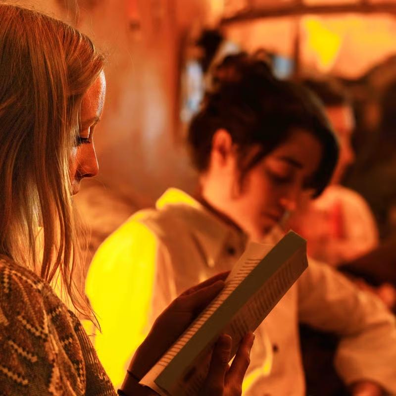 Offline Reading Party 📚 | Café De With